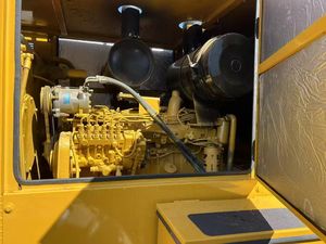 Moteur de boîte de vitesses et pompe pour niveleuse sur pneus Caterpillar 140H/140G/140K d'occasion 2022 à faible nombre d'heures de fonctionnement, performances opérationnelles stables - Product Image 5