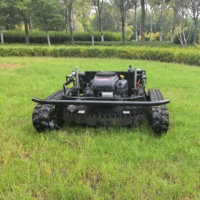 Tondeuse à gazon automotrice télécommandée sur chenilles, machine de coupe d'herbe stable pour utilisation sur pentes raides