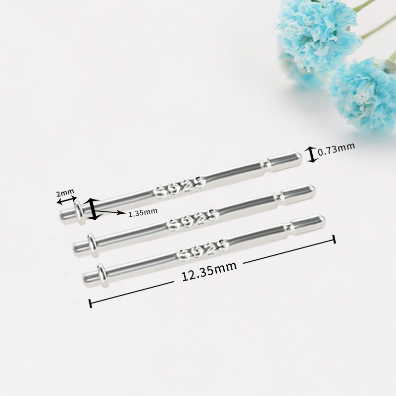Cross-shaped silver needle