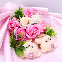 Coffret Cadeau de Bouquet de Roses Artificielles en Savon et Ours en Peluche Faits Main, Écologiques et Modernes – Idéal pour la Saint-Valentin 2026 – Vente en Gros