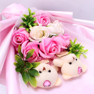 Vendita all'Ingrosso dei Migliori Regali per San Valentino 2026: Orsacchiotto Fatto a Mano, Bouquet di Rose Artificiali in Sapone Ecologico, Confezione Regalo - Product Image 2