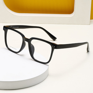 Gafas Ópticas con Marco Cuadrado Extreme J10007 para Mujer, Lentes Planas de Marco Completo, Protección Anti-UV, Hechas en Taizhou - Product Image 3