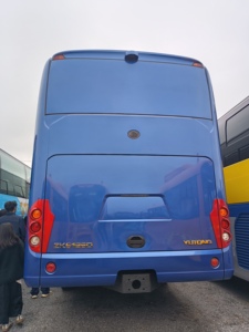 Nuevo autobús turístico de lujo de la marca China RHD, 72 asientos, motor delantero diésel, doble eje trasero, nuevo autobús en China - Product Image 4