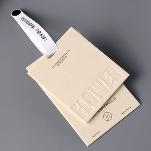 Étiquettes de vêtements personnalisées de luxe mates avec logo et code-barres, design en <span class=keywords><strong>papier</strong></span> gaufré avec attache en plastique pour chaussettes et vêtements - Product Image 5