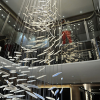 Grand lustre suspendu sur mesure, sculpture abstraite moderne, luminaire suspendu pour hall d'hôtel, atrium, projet commercial, décoration