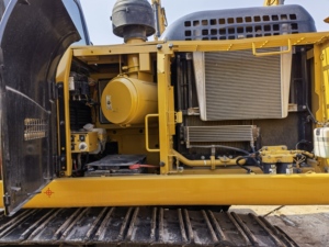 รถขุดตีนตะขาบไฮดรอลิก Caterpillar 329D2 มือสอง ปี 2012 เครื่องยนต์ Cummins เกียร์บ็อกซ์ น้ำหนักใช้งาน 29 ตัน ความลึกขุดสูงสุด 7290 มม. - Product Image 4