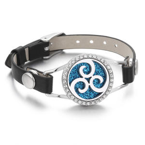 Bracelet en cuir avec pendentif aromathérapie en acier inoxydable - Product Image 4