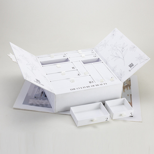 Boîte d'emballage en carton <span class=keywords><strong>de</strong></span> luxe imprimée sur mesure pour maquillage, grand miroir, <span class=keywords><strong>calendrier</strong></span> <span class=keywords><strong>de</strong></span> <span class=keywords><strong>l</strong></span>'<span class=keywords><strong>avent</strong></span>, matériaux recyclés, vernis à ongles, huiles, perruques - Product Image 5