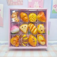 Lot de 24 jouets squishy à remontée lente en TPR, jouets à presser, porte-clés, jouets anti-stress, jouets sensoriels, en stock