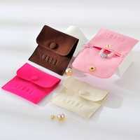 Sacs d'emballage à rabat avec logo personnalisé Sac à fermeture éclair pour le rangement de petits bijoux Emballage de cadeaux Pochettes à bijoux en velours pour boucle d'oreille collier bague