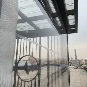 YST工厂的电动户外卷帘聚氯乙烯防水透明百叶窗，带拉链轨道和手动弹簧控制窗户