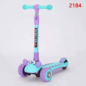 Regalo para niños tres <span class=keywords><strong>ruedas</strong></span> de PU <span class=keywords><strong>scooter</strong></span> para niños plegable <span class=keywords><strong>Maxi</strong></span> kick <span class=keywords><strong>scooter</strong></span> - Product Image 5