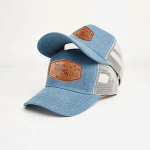 Gorra Trucker de Moda con Logotipo Personalizado de Poliéster/Algodón, Estilo Australiano, de Perfil Alto, Malla, Cierre Ajustable, 5 Paneles, Bordada - Product Image 1