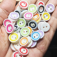 Boutons en résine Niucky R0101-021 20L 12,5 mm à 2 trous, à dos plat, lavables, avec bord blanc et centre coloré, pour chemises d'enfants, vente en gros, prêts à l'emploi