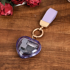 Llavero de acrílico transparente con forma de corazón, colorido, caja de música, juguete musical, accesorio para llaves de coche, venta al por mayor - Product Image 5