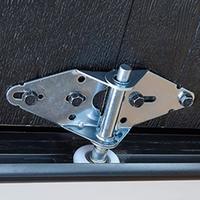 Quincaillerie pour porte de garage résidentielle en acier de 2 pouces Essieu automatique Sectionnel Rouleau de porte automobile en nylon de 7 'pour porte de garage