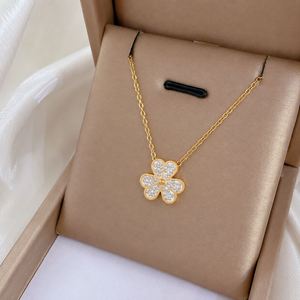 Collar de Cadena con Microincrustaciones de Zirconia Brillante en Forma de Corazón y Mariposa, Chapado en Oro de 18K, de Acero Inoxidable, de Moda y de Gran Venta - Product Image 3