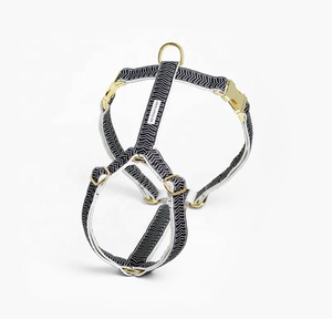 Effen Patroon Nylon Hondensnuit Met Reflecterende Kenmerken Afgescheiden Zachte Halsband Van De Hond Voorkomt Het Gepersonaliseerd Nemen Van De Mond - Product Image 1