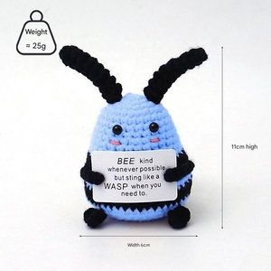 Muñeco de Abeja Tejido a Mano de Lana, Adorable y Popular, Tarjeta de Felicitación con Diseño de Abeja y Flor, Decoración de Lana Acrílica Tejida - Product Image 4