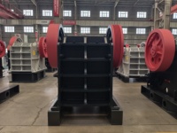 Concasseur à mâchoires HONGXING 200TPH avec boîte de vitesses PLC, roulement, moteur AC, utilisation facile, garantie 1 an pour l'extraction de pierres, de minerais et la production de matériaux de construction