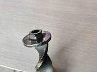 Vis d'ancrage en spirale soudée avec rondelle et écrou
