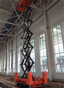 Application extérieure Mini plate-forme élévatrice électrique à chenilles Petite plate-forme élévatrice à ciseaux sur chenilles pour sols rugueux ou inégaux - Product Image 4