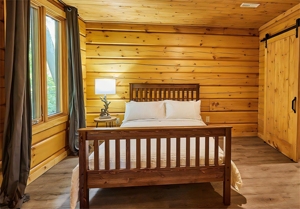 Cabaña de Madera Prefabricada con Ático y Porche Cubierto para Vivir en Vacaciones - Product Image 5