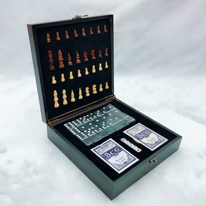 Jeu de jetons de <span class=keywords><strong>poker</strong></span> 4 en 1 Boîte en bois Échiquier en bois damier multiple avec jeu de jetons de <span class=keywords><strong>poker</strong></span> - Product Image 1