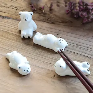 Новый Белый Ручная роспись Медведь Прекрасный Японский керамический держатель для палочек для еды Милая подставка четыре дизайна
