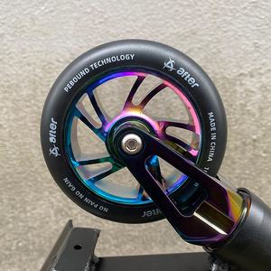 Çocuklar yetişkin T6 alüminyum 2 tekerlekler siyah neo krom gökkuşağı profesyonel akrobasi skuter freestyle - Product Image 4