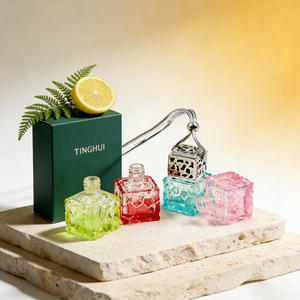 Diffuseur de parfum carré transparent pour voiture, flacon vide de 8 ml avec bouchon, pour désodorisant suspendu - Product Image 1