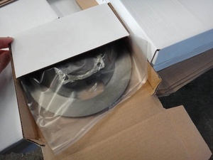 Disque de frein à rotor de rupture enduit de qualité OEM 4M0615301P pour <span class=keywords><strong>Audi</strong></span> - Product Image 2