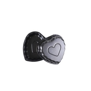 Mini molde para pastel en forma de corazón, herramienta de horneado antiadherente negra apta para horno para uso doméstico - Product Image 1