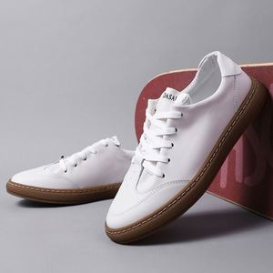 Baskets basses blanches en tissu extensible à lacets, semelle extérieure en caoutchouc, semelle intermédiaire en mousse, confortables pour l'été, couleur unie, chaussures de sport pour hommes - Product Image 4
