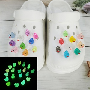 <span class=keywords><strong>Comprar</strong></span> nuevo estilo brillante en la oscuridad pequeño <span class=keywords><strong>pato</strong></span> zapato encantos para zapatillas resina DIY accesorios 3D luminoso pequeño <span class=keywords><strong>pato</strong></span> zapato Decoración - Product Image 3