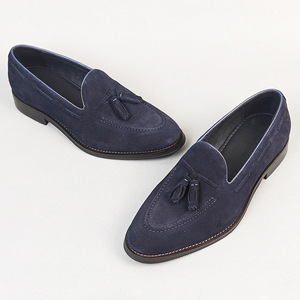Mocasines de gamuza para hombre, con punta redonda, con borlas, forro de cuero genuino, suela de goma, transpirables, para todas las estaciones, zapatos casuales. - Product Image 4