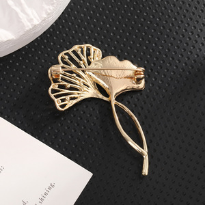 Broche de Hoja de Ginkgo para Mujer, Aleación de Zinc con Incrustaciones de Circonio, Accesorio de Regalo, Corsage de Moda - Product Image 4