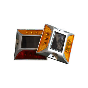 Marcador de Ojos de gato de seguridad permanente Refl con punta de aluminio reflectante de la mejor calidad Proveedor intermitente Solar Road Stud - Product Image 1