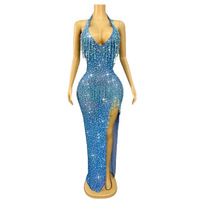 Robe longue de soirée moulante à col licou, décolleté plongeant, ornée de strass et de franges, en maille transparente avec fente haute, pour femme, idéale pour les anniversaires, les soirées en boîte de nuit et les occasions formelles