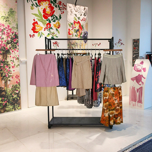 Vente en Gros de Jupes Tendance et à la Mode pour Femmes d'Occasion de Styles Mixtes Adaptées au Printemps Automne Hiver - Product Image 2