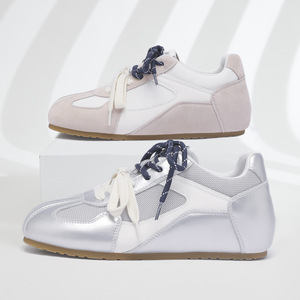 Zapatillas deportivas para mujer, zapatos para aumentar la altura con diseño de empalme multicolor. - Product Image 1