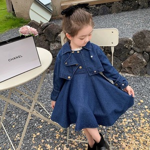 Conjunto de Duas Peças para Meninas Primavera/Outono 2026: Jaqueta Jeans Curta e Vestido Colete - Nova Moda Casual Infantil para o Dia a Dia das Meninas - Product Image 5