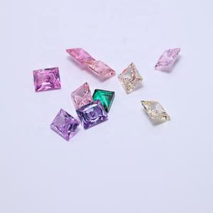Piedras de Circonita Cúbica con Base Puntiaguda, Color Rosa Verde Morganita, Forma Rectangular de 8x10mm, Corte Radiante - Product Image 4