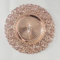 Plaque de charge en or rose 33cm/37cm Plateau à fleurs creux 13 pouces Plaque de charge en plastique Décoration de fête de mariage Plaque de charge