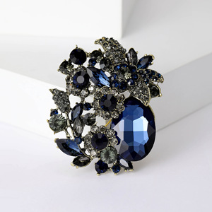 Venda Quente Elegante Broche de Flor de Cristal em Liga com Diamantes Grande para Roupas Femininas - Product Image 4