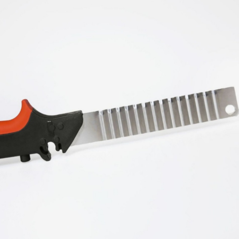 Wavy blade