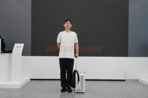 Hệ thống làm sạch <span class=keywords><strong>Laser</strong></span> Tiptop 500W <span class=keywords><strong>1000W</strong></span> với các phụ kiện, máy tẩy gỉ <span class=keywords><strong>laser</strong></span> toàn bộ sẵn sàng cho hoạt động ngay lập tức - Product Image 3