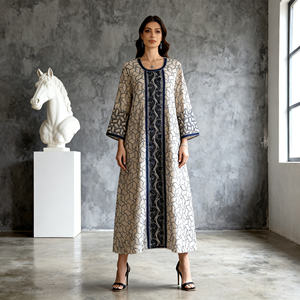 ชุดอาบายะห์ปักลายหรูหราแบบเรียบร้อยสำหรับผู้หญิงมุสลิม ผลิตตามสั่ง ขายส่ง ทำจากผ้าโพลีเอสเตอร์ - Product Image 1