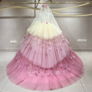 ชุดราตรีทรงบอลกาวน์สีชมพูไล่เฉดแบบไม่มีสายคล้องไหล่ ประดับด้วยลูกปัด คริสตัล พิมพ์ลายระบาย แต่งระบายช่วงกระโปรง รุ่น JFH92 Princess - Product Image 3