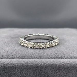 Anillo de Eternidad Clásico con Diamantes Cultivados en Laboratorio de 2.20TCW, Oro Blanco de 14k, Certificado IGI, Joyería Fina, Delicado Anillo de Boda con Micropavé - Product Image 1